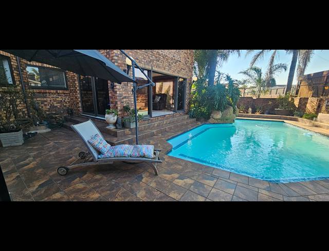 4 BEDROOM HOUSE FOR SALE IN MEYERSDAL